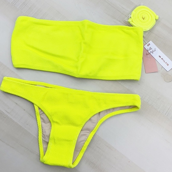 PILYQ PINEAPPLE TUBE BANDEAU NWT Bikini SET 
MED - Picture 2 of 14